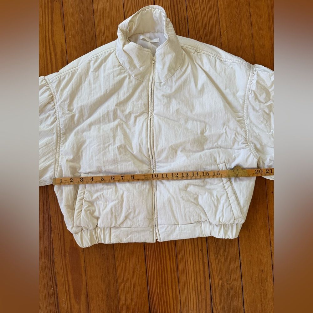 Amomento Exclusive Jacket - Picture 5 of 9
